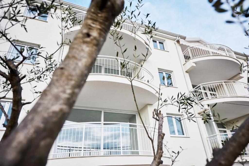 Ocean View Apartements Murine ウマグ エクステリア 写真