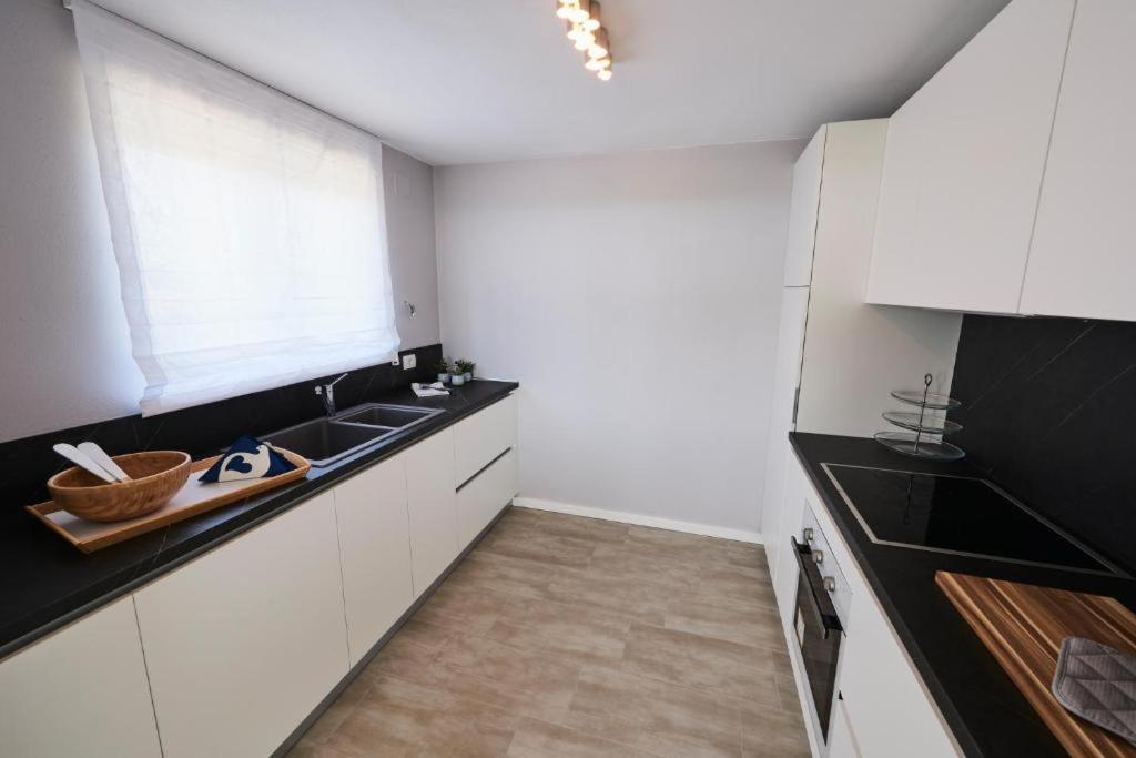 Ocean View Apartements Murine ウマグ エクステリア 写真